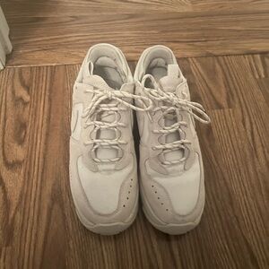 Nike Women's Athletic Shoes - White